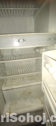 ফ্রিজ বিক্রি করা হবে